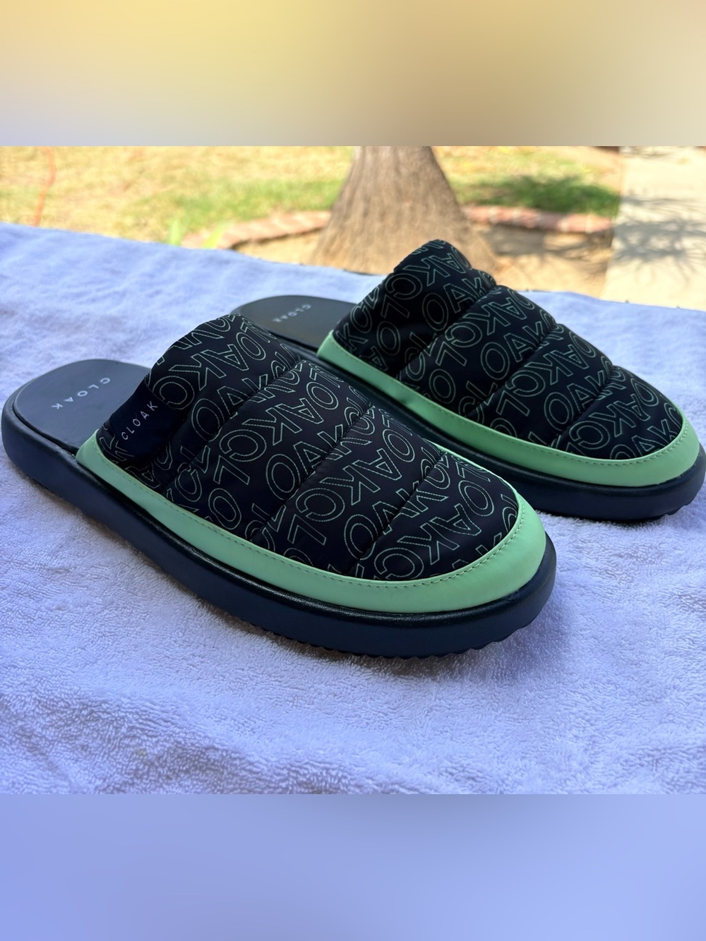 Men's Cloak Black Slides with Mint Trim